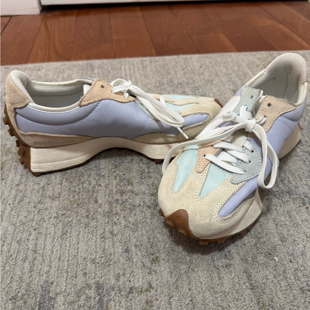 Stylish Women's Sneakers in Blue and Tan